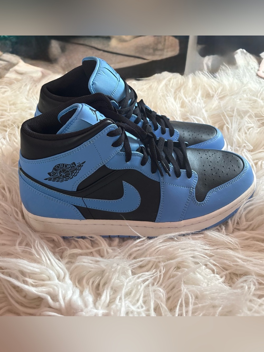Nike Air Jordan 1 Mid University Blue Black Men’s Size 12 (DQ8426-401)
